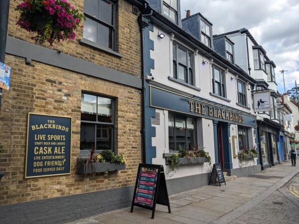 Best Sports Bars in Hertford - Blackbirds Hertford