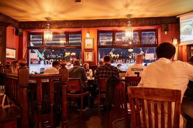 Best Sports Bars in Westminster - Barley Mow