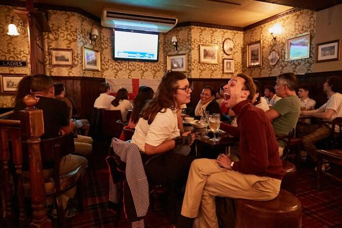 Best Sports Bars in Westminster - Barley Mow