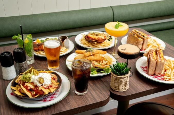 Best Sports Bars in Melbourne - Soul Cafe & Bar / Black Opal Tabaret