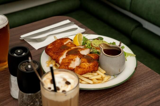 Best Sports Bars in Melbourne - Soul Cafe & Bar / Black Opal Tabaret