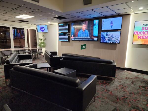 Best Sports Bars in Angle Park - McQueens Tavern