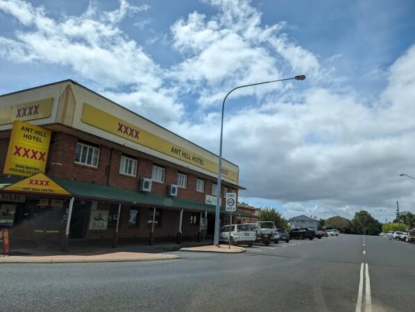 Best Sports Bars in Mareeba - Ant Hill Hotel