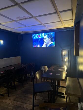 Best Sports Bars in Paris - Hoppy Corner