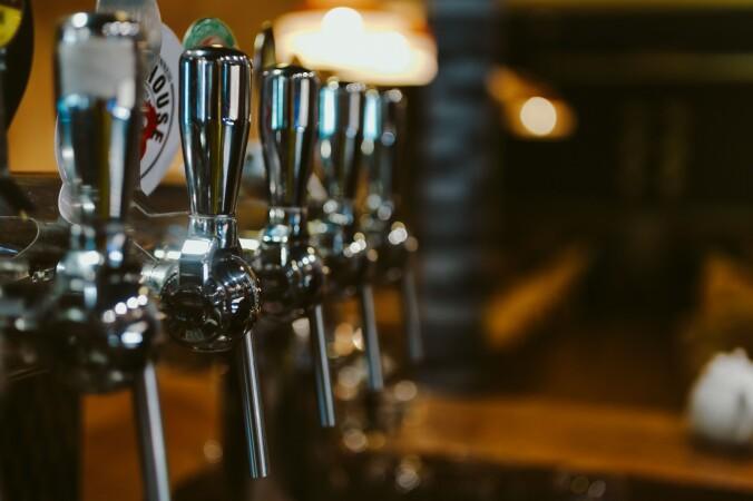 Best Sports Bars in Paris - Brasserie Le Wallace