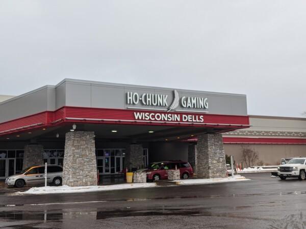 Best Sports Bars in Baraboo - Ho-Chunk Gaming @ Wisconsin Dells