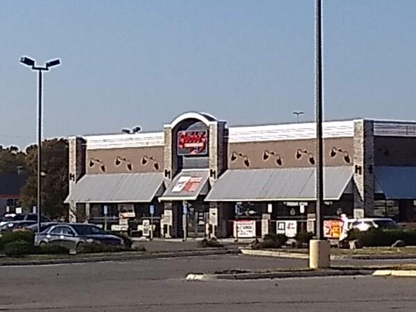 Best Sports Bars in Lawrence - Bubba's 33 @ Lawrence, KS