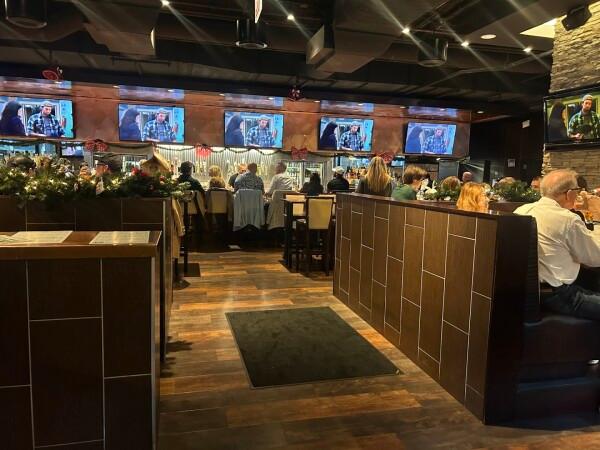 Best Sports Bars in Chicago - Sweetwater Tavern & Grille