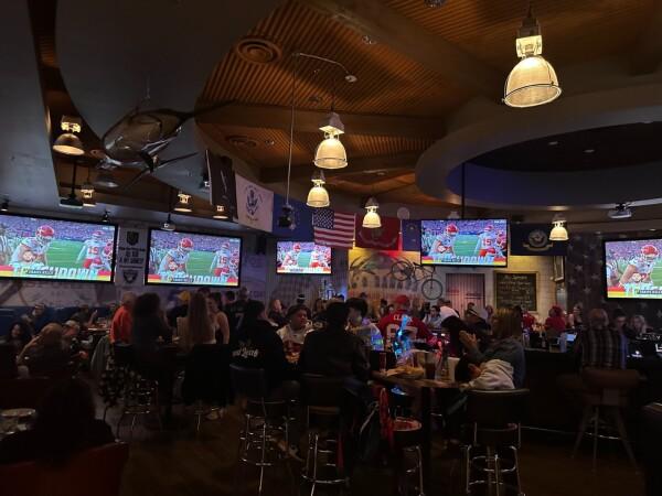Best Sports Bars in Las Vegas - Als Garage