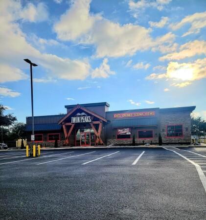 Best Sports Bars in Lakeland - Twin Peaks Restaurant @ Lakeland, FL
