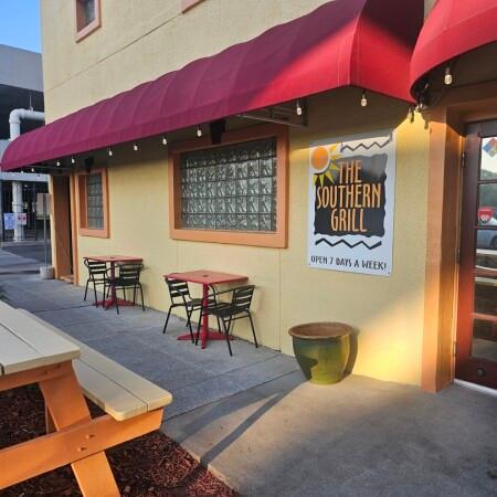 Best Sports Bars in Jacksonville - THE SOUTHERN GRILL