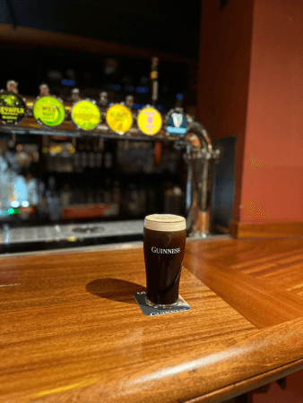 Best Sports Bars in Paris - The Great Canadian Pub