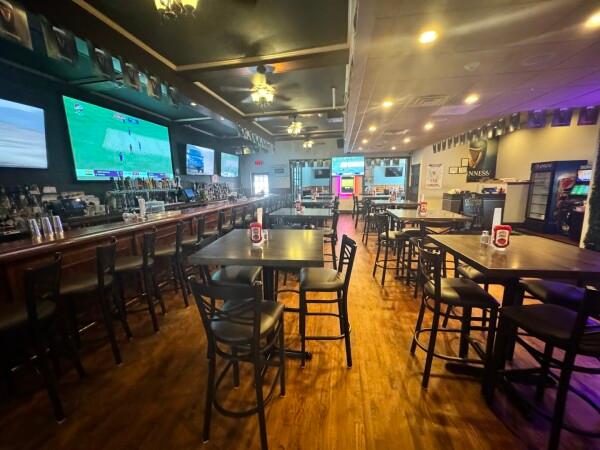 Best Sports Bars in Ringwood - Sam's Bar and Grill