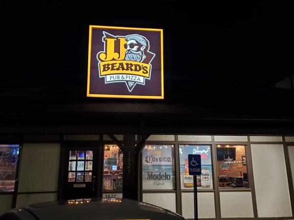 Best Sports Bars in Wichita - JJ Beard's Pub & Pizza