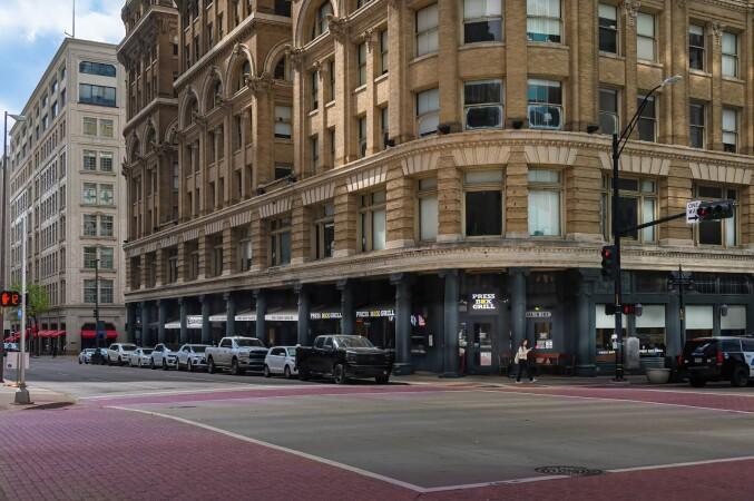 Best Sports Bars in Dallas - Press Box Grill