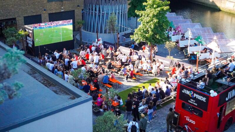 Best Sports Bars in London - Jim & Tonic East