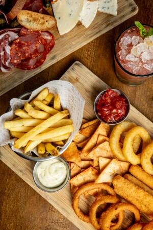 Best Sports Bars in Villeneuve-la-Garenne - Au Bureau Gennevilliers