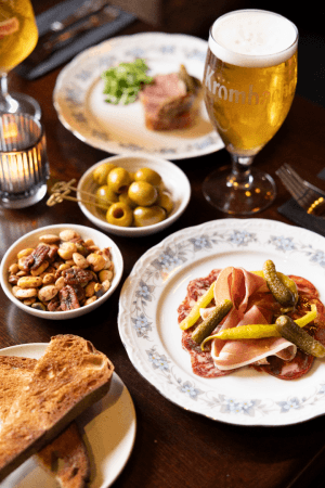 Best Sports Bars in Glasgow - The Drake