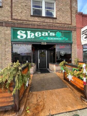 Best Sports Bars in Reno - Shea's Tavern