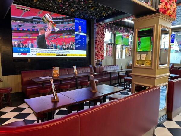 Best Sports Bars in London - Hammersmith Belle