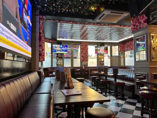 Best Sports Bars in London - Hammersmith Belle