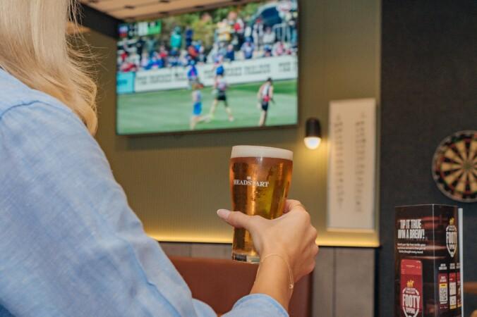 Best Sports Bars in Modbury North - Clovercrest Hotel