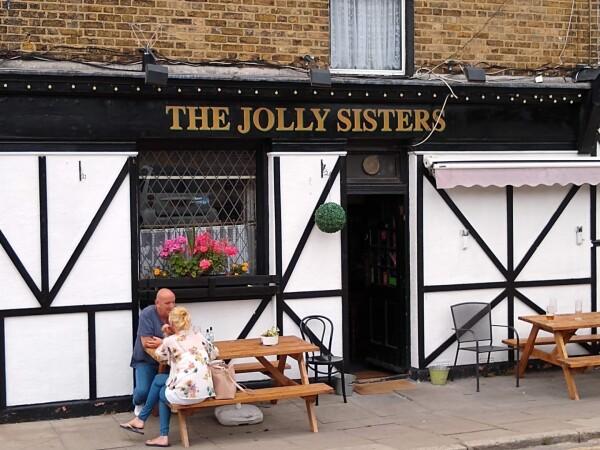 Best Sports Bars in Islington - Jolly Sisters