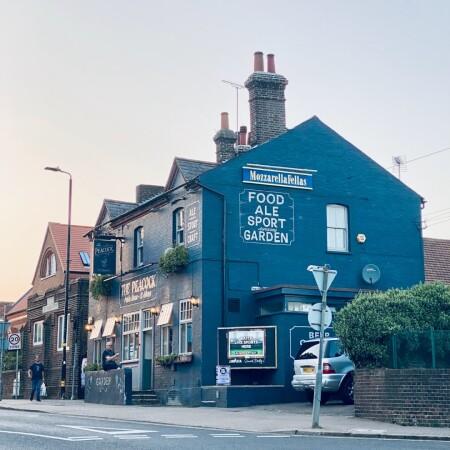 Best Sports Bars in St Albans - Peacock