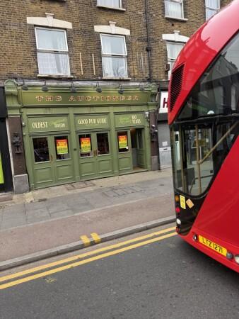 Best Sports Bars in Hackney - The Auctioneer