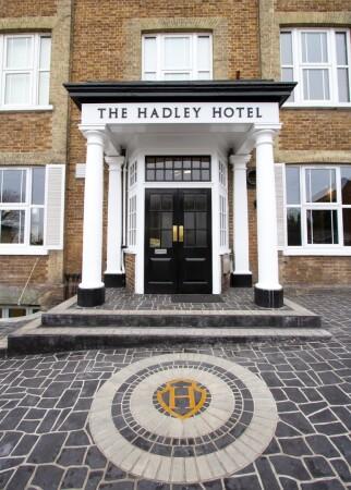 Best Sports Bars in Barnet - Hadley Hotel