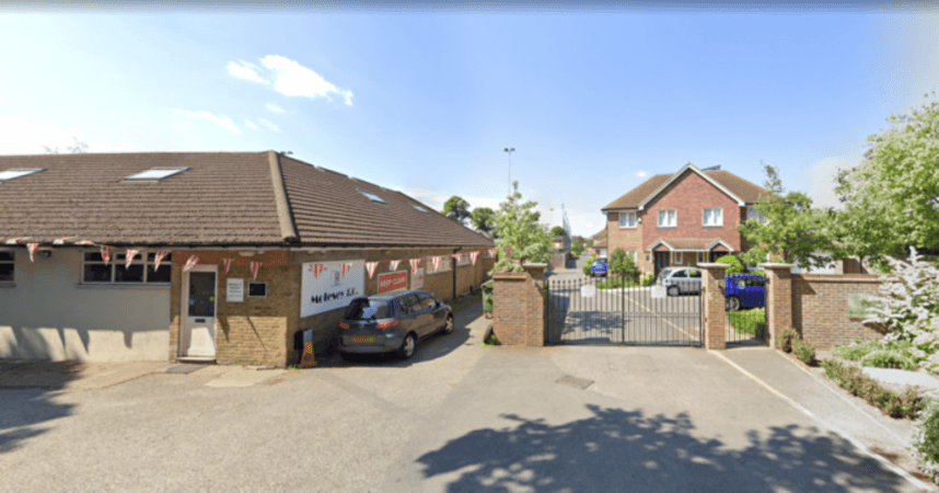 Best Sports Bars in Elmbridge - Molesey Football and Social Club