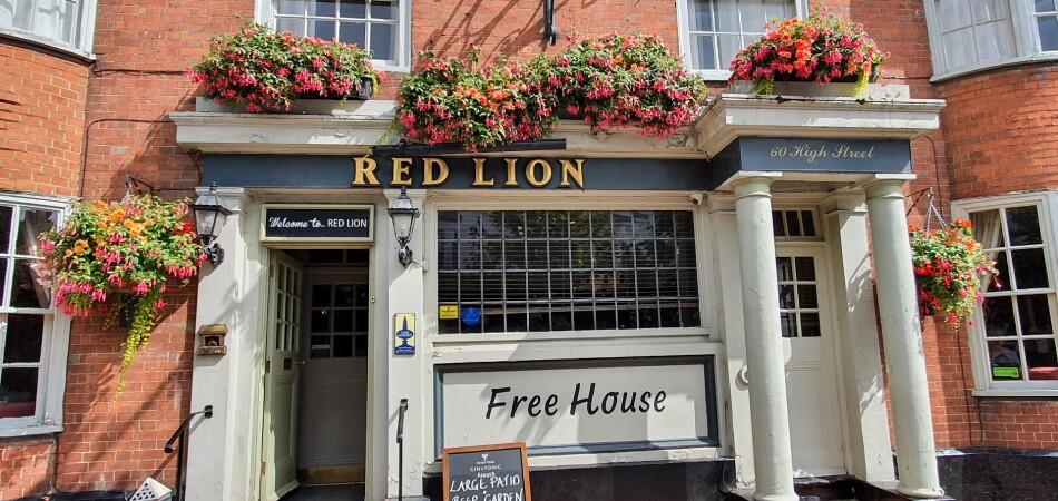 Best Sports Bars in Reigate and Banstead - Ember Red Lion