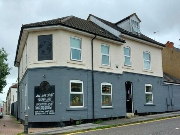 Best Sports Bars in Swindon - Globe