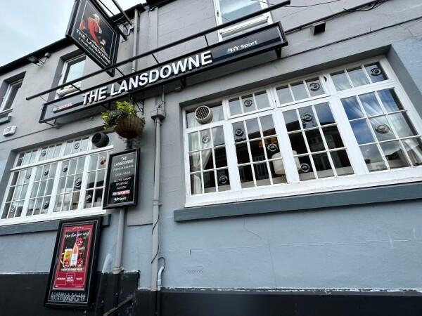 Best Sports Bars in Torbay - Landsdowne Inn