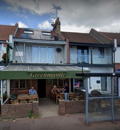 Best Sports Bars in Torbay - Green Mantle Club