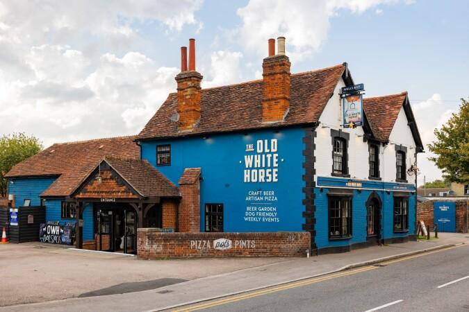Best Sports Bars in Baldock - Old White Horse Baldock