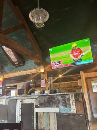 Best Sports Bars in Baldock - Old White Horse Baldock