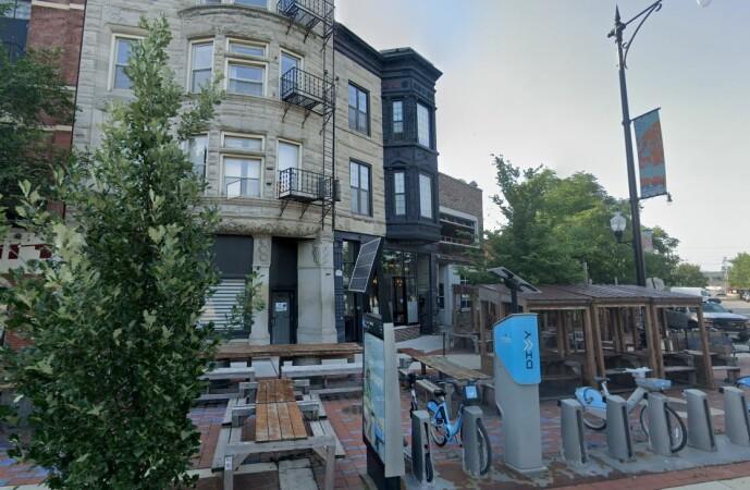 Best Sports Bars in Chicago - Oso and The Bull