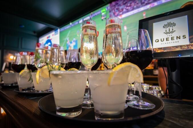 Best Sports Bars in Gladstone Central - The Queens Hotel Gladstone