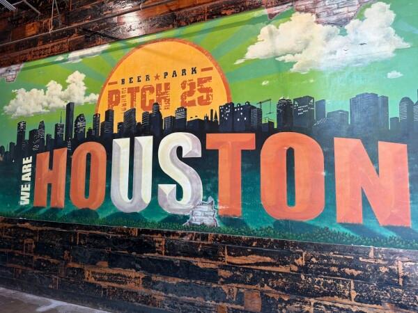 Best Sports Bars in Houston - Pitch 25