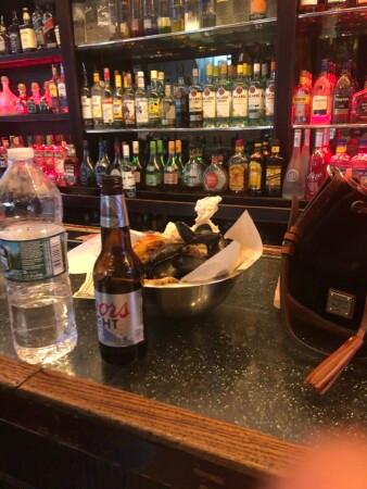 Best Sports Bars in Philadelphia - Crabhouse bar and grill