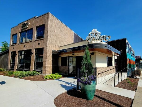 Best Sports Bars in Cincinnati - The Filson Queen City Kitchen & Bar