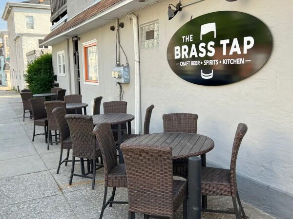 Best Sports Bars in Philadelphia - The Brass Tap @ Philadelphia, PA