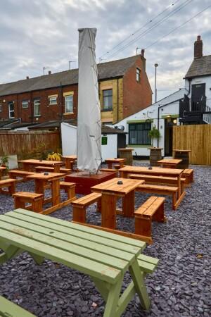 Best Sports Bars in Rochdale - Crown & Shuttle