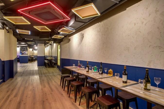 Best Sports Bars in Paris - L'Amphi Beaubourg