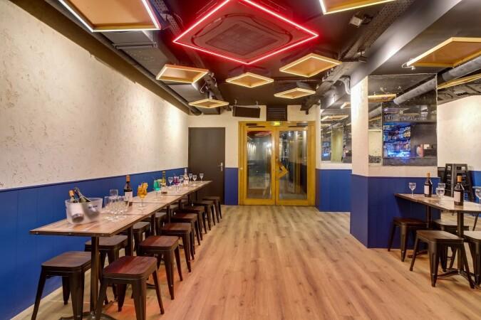 Best Sports Bars in Paris - L'Amphi Beaubourg