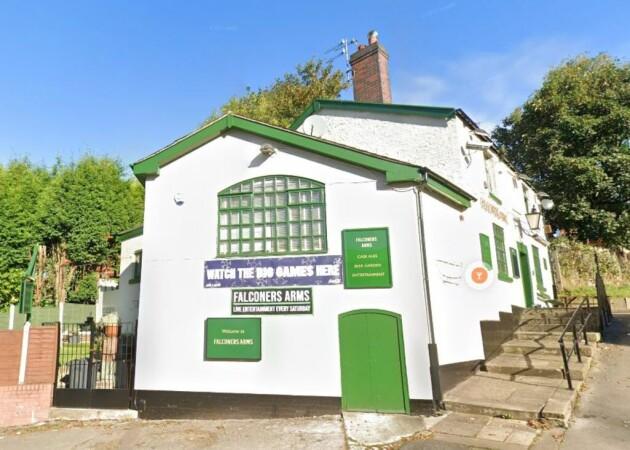 Best Sports Bars in Oldham - Falconers Arms