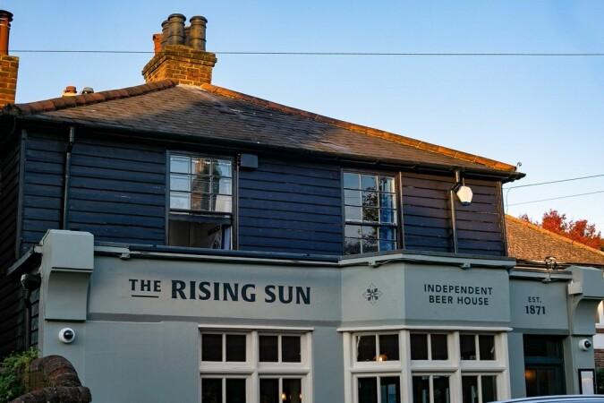 Best Sports Bars in Kingston upon Thames - Rising Sun