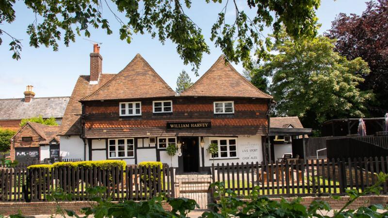 Best Sports Bars in Tunbridge Wells - William Harvey Inn