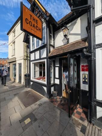 Best Sports Bars in South Buckinghamshire - The Coach And Horses